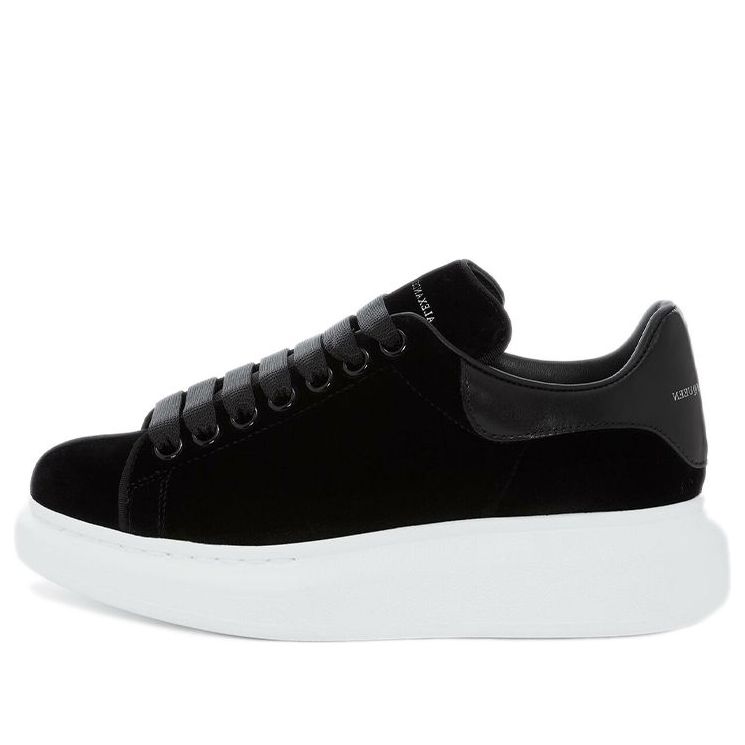(WMNS) Alexander McQueen Oversized Sneaker 'Black Suede' 482142W4FKT1000